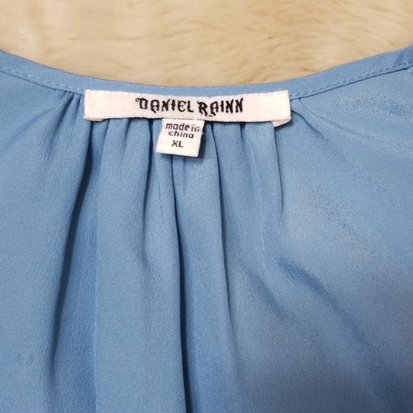 Daniel Rainn Top - Picture 4 of 8